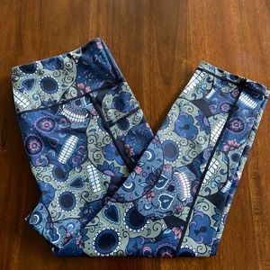 XL Cvg midnight skulls capris